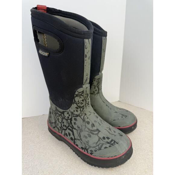 Bogs Other - Kidz Bogg Boots Black Red Kids Size 13 Skulls Classic Slip On